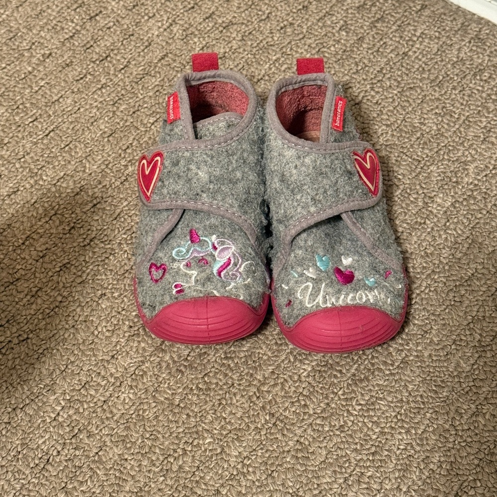 TODDLER UNICORN SLIPPERS BIOMECANICS SIZE 23